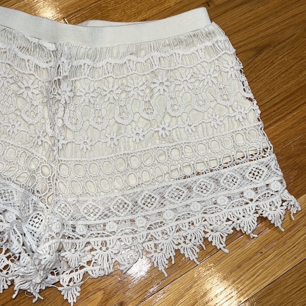 Women’s lace shorts - Picture 3 of 5